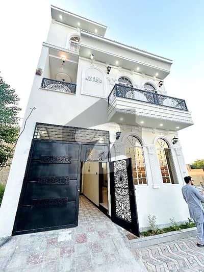 Prime Location 4 Marla House available for sale in Green Cottages if you hurry