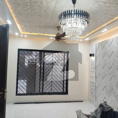 5 MARLA BRAND NEW HOUSE AVAILABLE FOR RENT