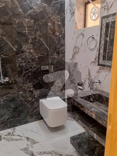 Brand New 5 Marla full house for rent in g 11 1.