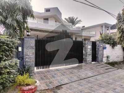 Defence 1 Kanal Used Well Maintained Owner Build Bungalow Near To Sector Park And Commercial
