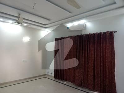 10 Marla Upper Portion 2master Bedroom With Attached Bath Lounge Kitchen Store Separate Entrance Original Picture