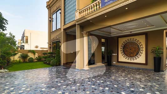 10-Marla Bungalow For Sale At Top Location Near Park Commercial