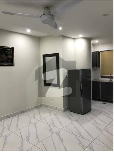 Brand New Building Semi Furnished Area 600 Square Feet Available For Rent Corporate Office In Main Boulevard Road Gulberg 3 Lahore