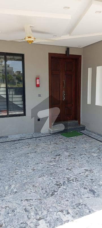 10 Marla Beautiful House In DHA 5 Islamabad