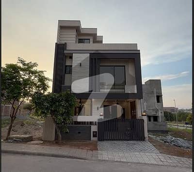 ڈی ایچ اے فیز 5 - سیکٹر ایف ڈی ایچ اے ڈیفینس فیز 5,ڈی ایچ اے ڈیفینس,اسلام آباد میں 3 کمروں کا 5 مرلہ مکان 4.15 کروڑ میں برائے فروخت۔