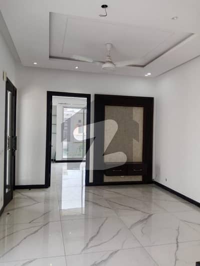 *1 Kanal Luxury House For Rent*