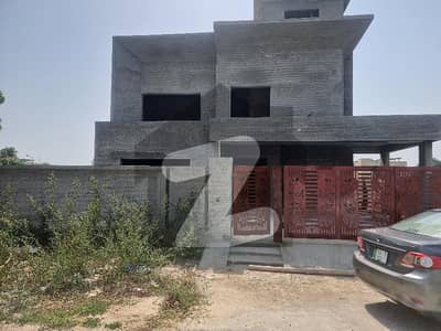 ڈی ایچ اے 11 رہبر لاہور میں 6 کمروں کا 1 کنال مکان 5.9 کروڑ میں برائے فروخت۔