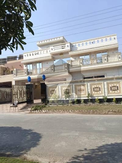 واپڈا ٹاؤن لاہور میں 6 کمروں کا 1 کنال مکان 9.2 کروڑ میں برائے فروخت۔