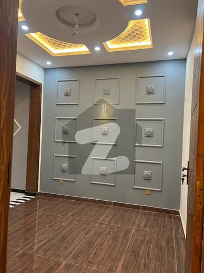 5 MARLA LIKE BRAND NEW HOUSE WITH GAS FOR SALE IN NASHEMAN E IQBAL PHASE 2 COLLEGE ROAD LAHORE.