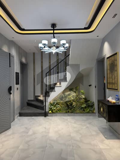 5 MARLA ULTRA MODERN HOUSE FOR SALE IN CENTRAL PARK HOUSING SCHEME LAHORE