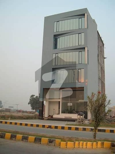 8-MARLA COMMERCIAL BUILDING AVAILABLE FOR RENT