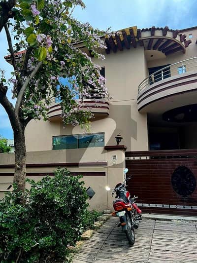 I-8/4.40x80 Triple Storey House Available For Rent Ideal Location For School Purpose Near Park Ideal Location Big Garden Near Markaz