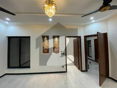 بحریہ انکلیو بحریہ ٹاؤن,اسلام آباد میں 5 کمروں کا 8 مرلہ مکان 1.5 لاکھ میں کرایہ پر دستیاب ہے۔ بحریہ انکلیو بحریہ ٹاؤن,اسلام آباد میں 5 کمروں کا 8 مرلہ مکان 1.5 لاکھ میں کرایہ پر دستیاب ہے۔