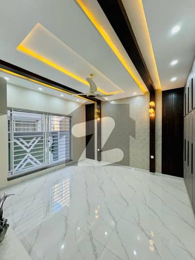 10 Marla Brand New Upper Portion Separate Entrance With Gas Available For Rent In Bahria Town Lahore