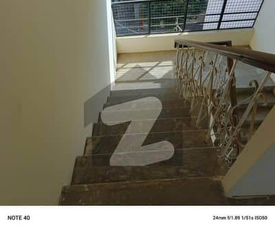 400 yards house for sale in block D