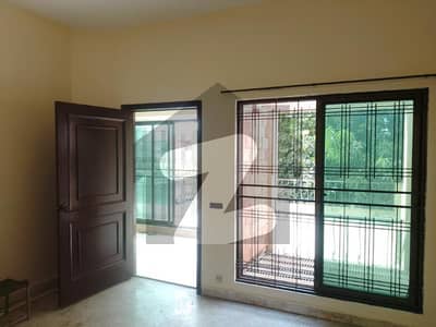 8 Marla Independent Double Kitchen House