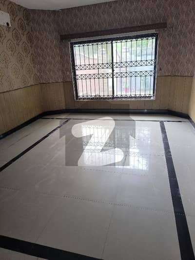 House Having 5 Bedrooms And 5 Bathrooms DD TV Lounge Kitchen
