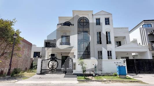 10 Marla Brand New Elegant House With Double Heighted Lobby, Near To Main Boulevard, Near To Park. . 10 Marla Brand New Elegant House With Double Heighted Lobby, Near To Main Boulevard, Near To Park. .