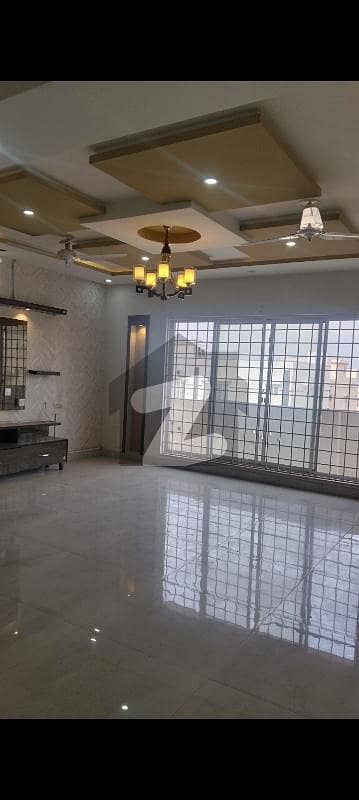 Bahria Town Phase 8 - Usman Block House Sized 7 Marla For rent