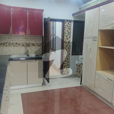 Flat Sized 2200 Square Feet In Clifton - Block 3