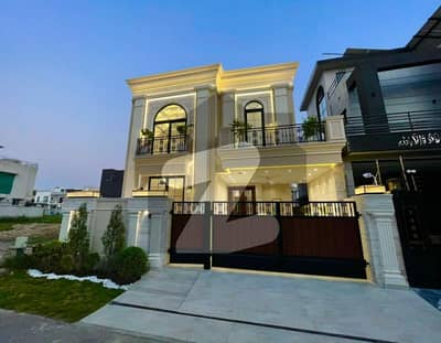 10 MARLA OUTCLASS LUXURY BUNGALOW AVAILABLE FOR RENT IN DHA PHAE 6