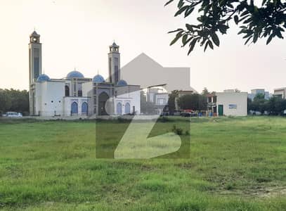 05 Marla Beautiful Flat Available For Rent IN DHA 9 TOWN Lahore