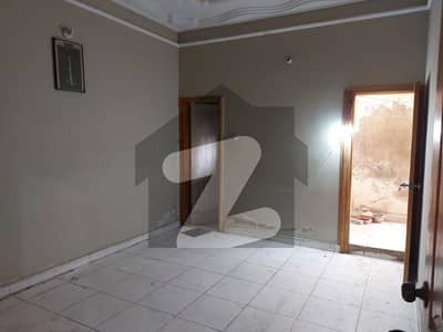 گلشنِ اقبال - بلاک 1 گلشنِ اقبال,گلشنِ اقبال ٹاؤن,کراچی میں 4 کمروں کا 10 مرلہ بالائی پورشن 1.35 لاکھ میں کرایہ پر دستیاب ہے۔