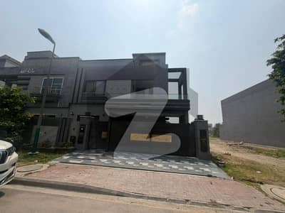 10 Marla Brand New Luxury Full Furnished Lower Portion For Rent in Bahria Town Lahore 10 Marla Brand New Luxury Full Furnished Lower Portion For Rent in Bahria Town Lahore