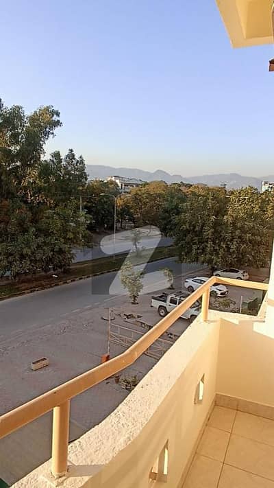 Spacious Flat Is Available For Rent In Ideal Location Of Karakoram Enclave