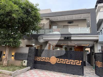 Bahria Town Rwp / Isb Phase7 12Marla Park Facing Brand New House Available For Sale Bahria Town Rwp / Isb Phase7 12Marla Park Facing Brand New House Available For Sale