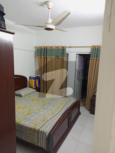 Flat for sale Gulshan block 10 A Rabiya place 2 bed. D. D  3rd floor 900 sqfeet Rashid minhas road facing Alladin park k samne Leased 24 hours light and water available Demand 1 carror 5 lac *Code(16464)*
