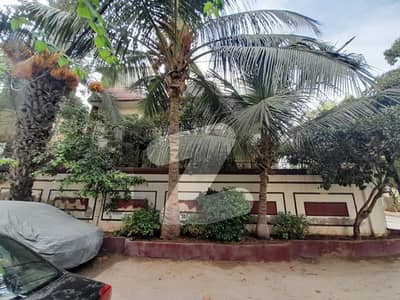 CORNER WEST OPEN LUXURY HOUSE 350 SQ/YARD GULSHAN E IQBAL BLOCK 10A