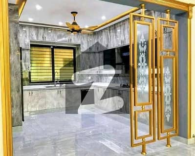 10 Marla Luxury Upper Portion Available For Rent