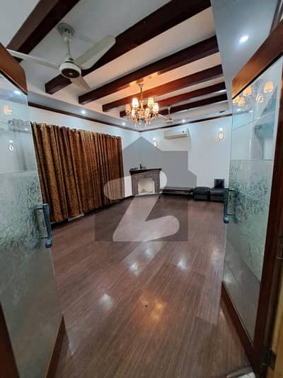 ONE KANAL BEAUTIFULL HOUSE AVAILABLE FOR RENT IN DHA PHASE 4