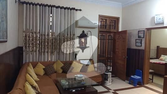 Highly-coveted Prime Location 5 Marla House Is Available In Madina Town For rent