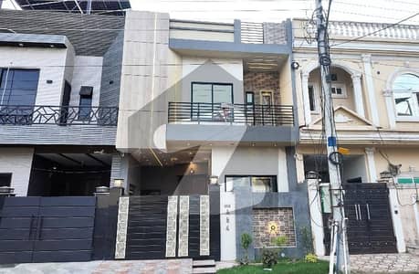 الحفیظ گارڈن - فیز 5 الحفیظ گارڈن,جی ٹی روڈ,لاہور میں 3 کمروں کا 3 مرلہ مکان 1.65 کروڑ میں برائے فروخت۔