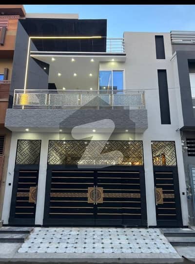 Regi Model Town Zone 3 Sector C1 5marla House 3Floor For sale available