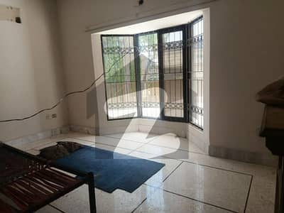 آئی ۔ 8/3 آئی ۔ 8,اسلام آباد میں 3 کمروں کا 1 کنال بالائی پورشن 2.25 لاکھ میں کرایہ پر دستیاب ہے۔