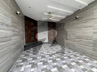 5 marla beautiful lower portion with gas available for rent in bahria town lahore