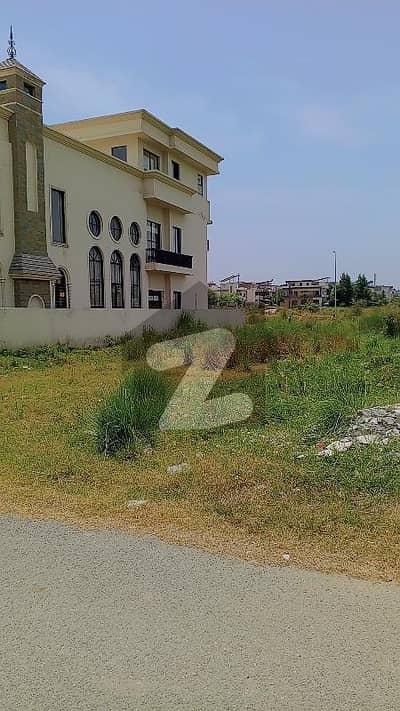 Top Location Plot For Sale Near to Markaz