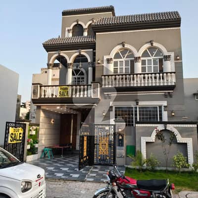 بحریہ ٹاؤن سیکٹر ای بحریہ ٹاؤن,لاہور میں 3 کمروں کا 5 مرلہ مکان 2.95 کروڑ میں برائے فروخت۔ بحریہ ٹاؤن سیکٹر ای بحریہ ٹاؤن,لاہور میں 3 کمروں کا 5 مرلہ مکان 2.95 کروڑ میں برائے فروخت۔