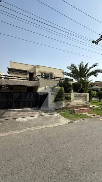 21 MARLA ELEGANT CORNER OLD BUNGALOW WITH BASEMENT AND BIG LAWN IS AVAILABLE IN THE BEST BLOCK OF DHA LAHORE.