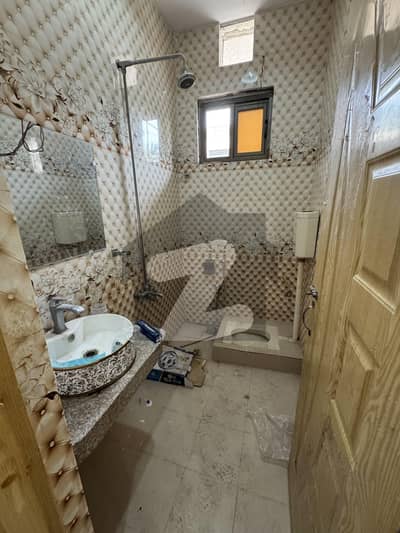 Hayatabad phase 2 Sector j4 10 Marla house available for rent