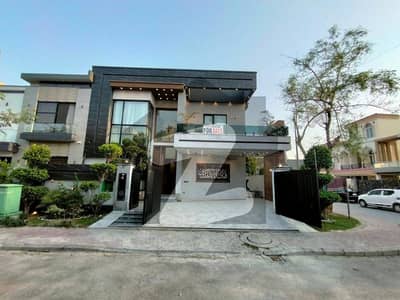 ٹاپ سٹی 1 - بلاک اے ٹاپ سٹی 1,اسلام آباد میں 5 کمروں کا 10 مرلہ مکان 4.75 کروڑ میں برائے فروخت۔
