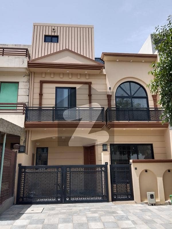 ڈی ۔ 12 اسلام آباد میں 3 کمروں کا 4 مرلہ مکان 5.0 کروڑ میں برائے فروخت۔ ڈی ۔ 12 اسلام آباد میں 3 کمروں کا 4 مرلہ مکان 5.0 کروڑ میں برائے فروخت۔