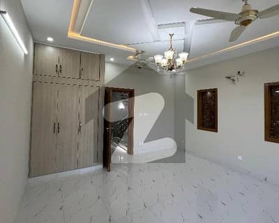 ڈی ۔ 12 اسلام آباد میں 4 کمروں کا 11 مرلہ بالائی پورشن 1.5 لاکھ میں کرایہ پر دستیاب ہے۔