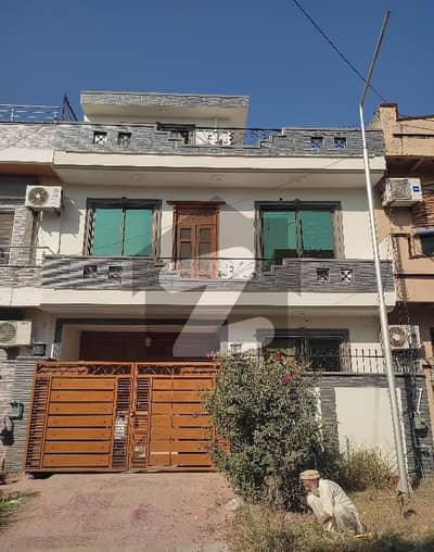 25x40 Ground Portion For Rent In G13