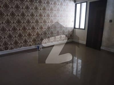 Prime Location Nishat Commercial Area 1750 Square Feet Flat Up For sale