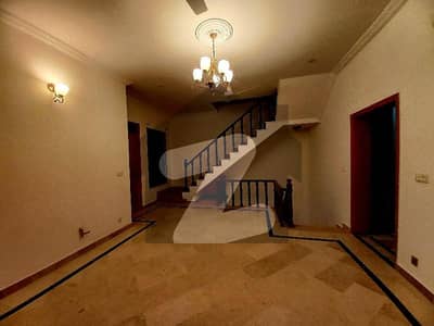 35x70 10 Marla Triple Storey Solid House For Sale G-13/2