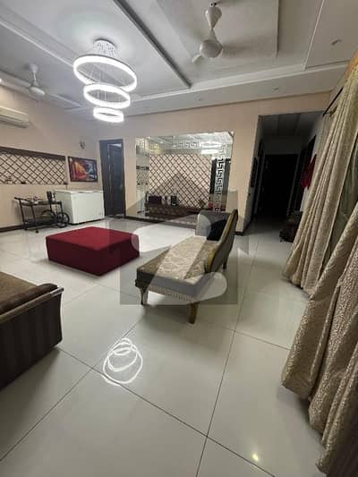 1 Kanal Upper Portion 2 Bed With Bath TVL Kitchen Car Parking